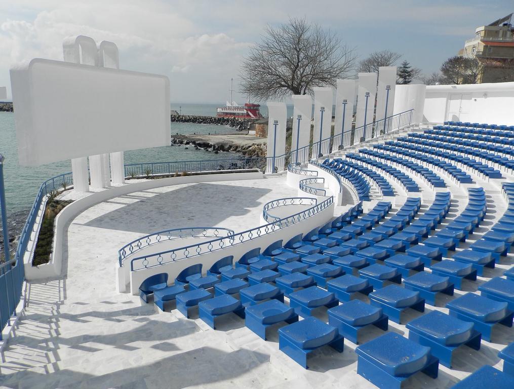 Sunny Bay Beach Hotel Pomorie Exterior photo